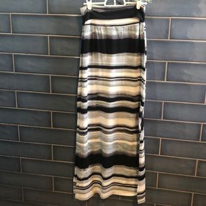 Joe Benbasset long skirt blue white and black side slits size s
